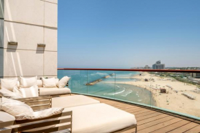 Panoramic Sea View w/ Pool & Gym Access by Sea N' Rent, Herzliya